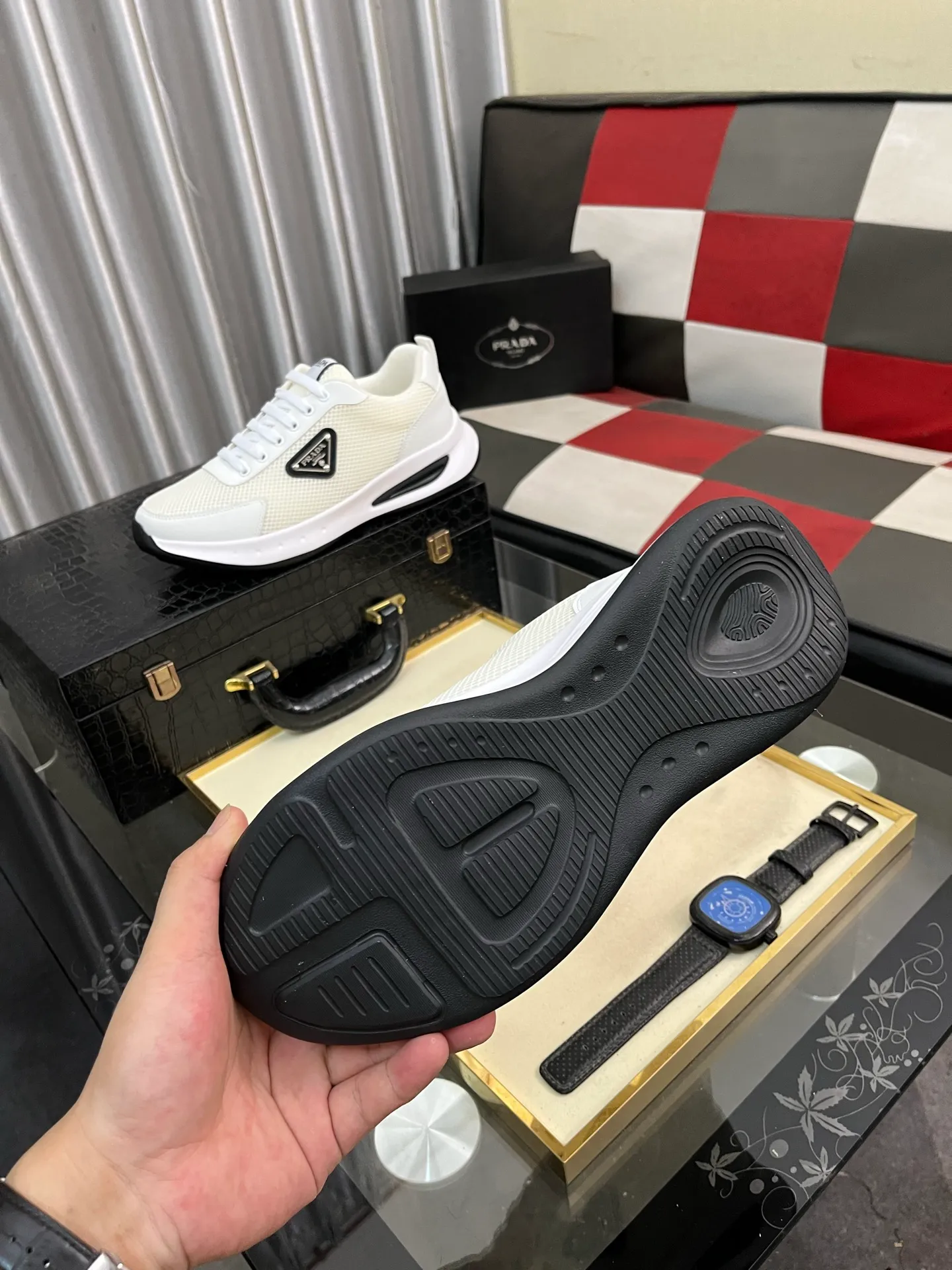 Men's shoes 💰440⌚️⌚️ PRADA [Prada] popular men's shoes, casual shoes and sports shoes! High-end quality 🍀 The upper is made of imported original cowhide 💥 cowhide lining; the original molded outsole. The style is upright and elegant, comfortable and versatile💪 Three quality guarantees Size number: 38-44, 4️⃣ colors available